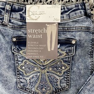 Light wash Jeans, brand new never worn, tags still attached.